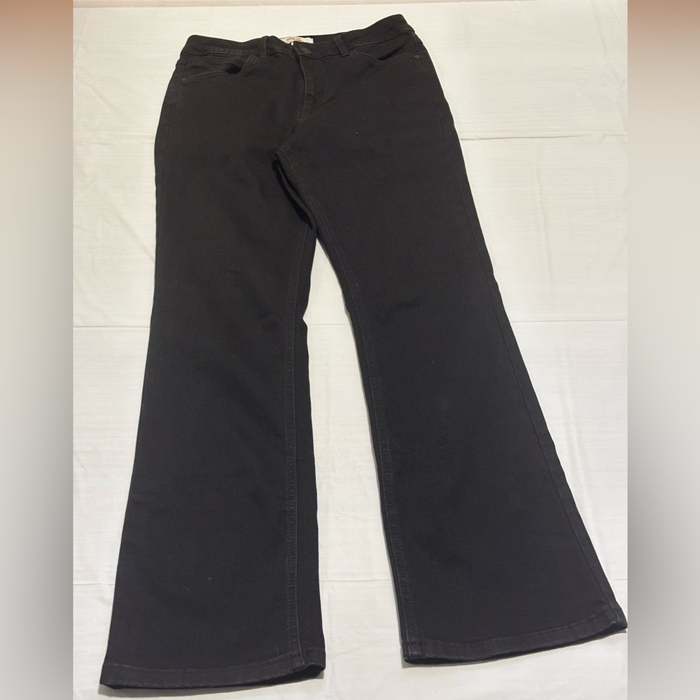 Wrangler jeans bootcut, flare, black women, size 6/28, Made in Cambodia. Great!